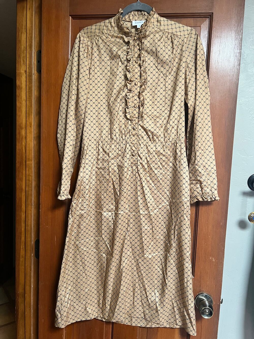 Vintage 70s Tanner Womens 10 Gold Maxi Dress Ruffle Geometric Lg Sleeve, Pockets